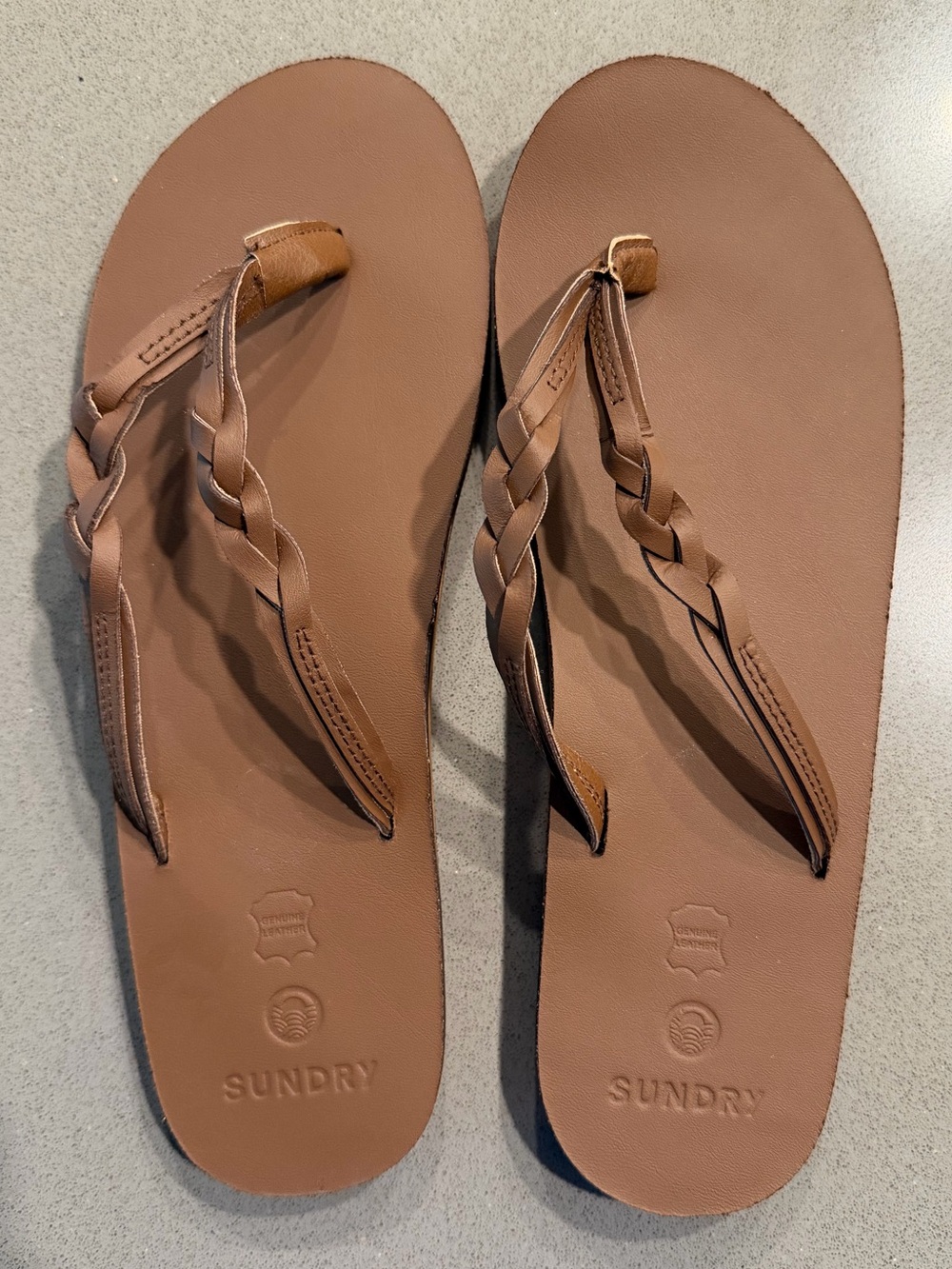 NWOT Women’s Sundry Braided Strap Leather Flip-Flops/Sandals, Sz. 9! Super nice! - Picture 3 of 7